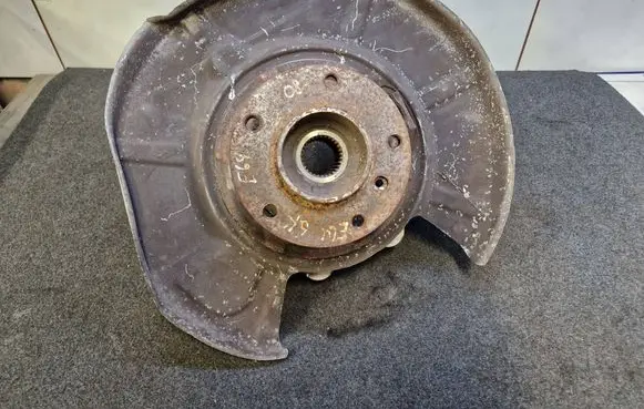 BMW 6 E63 E64 Rear wheel hub 6775079