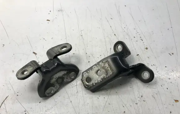 Toyota Auris 150 Front door hinges set 6872002060 6874002050