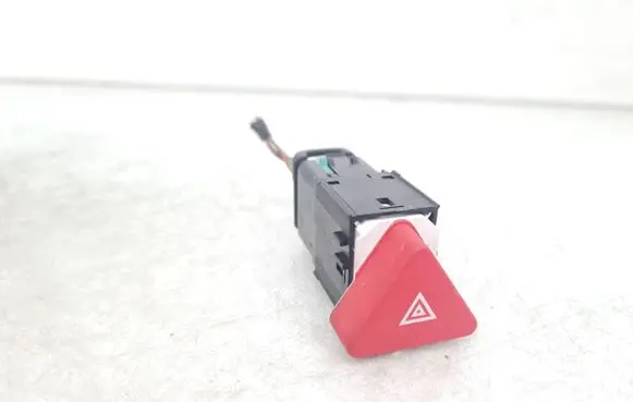 Volkswagen Golf Plus Hazard light switch 5M0953509A