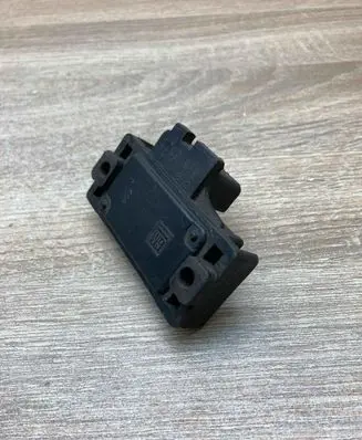 Opel Astra F Air pressure sensor 8766002
