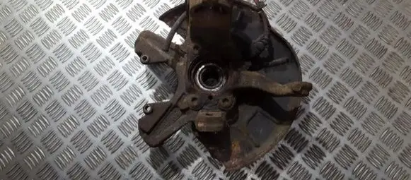 Volkswagen Golf V Front wheel hub