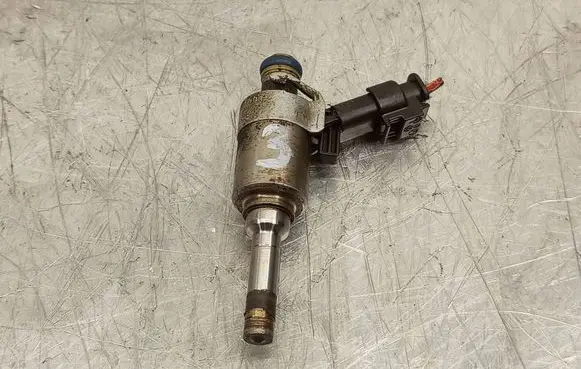 Audi A4 S4 B7 8E 8H Fuel injector 06H906036G