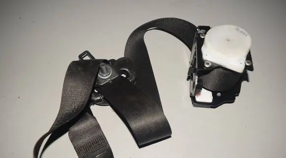 BMW X6 E71 Front seatbelt 30577122 306090410 3052985