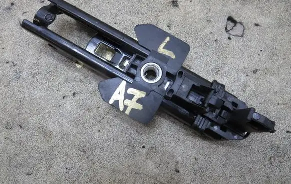 Audi A7 S7 4G Seat belt adjustment rail KRIS235789
