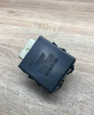 Toyota Avensis T270 Door control unit/module 8597020020 0515004140