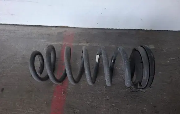 KIA Sportage Rear coil spring 55350F1GF0