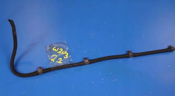 Mercedes-Benz C W203 Fuel return line/hose 