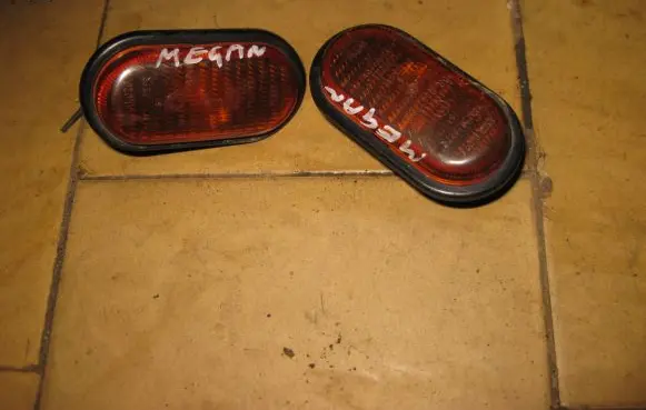 Renault Megane I Front fender indicator light