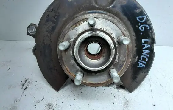Lancia Thema Rear wheel hub