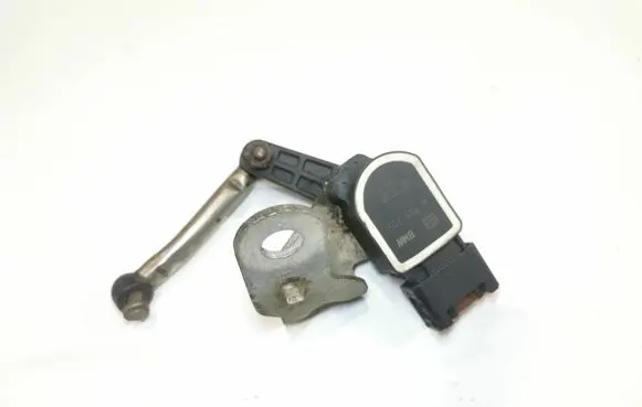 Headlight/headlamp level sensor