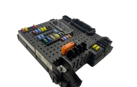 Volvo V70 Fuse module 30728512 28017881