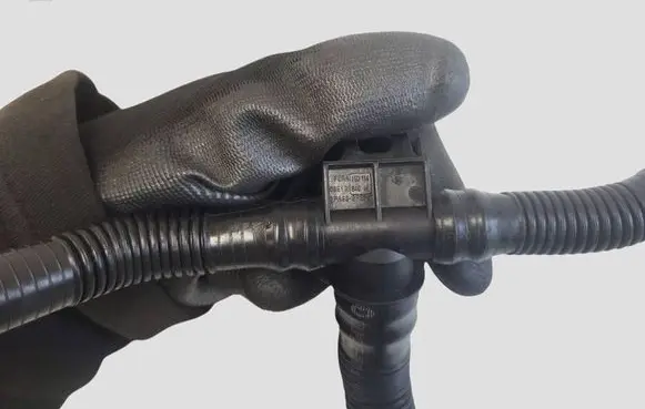 Audi Q5 SQ5 8R Vacuum line/pipe/hose 06E131848H