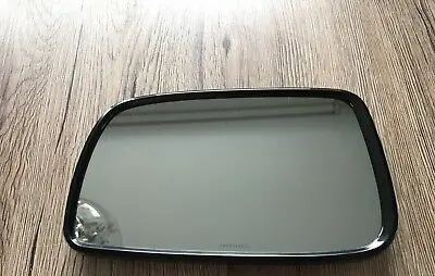 Toyota Avensis T220 Wing mirror glass 