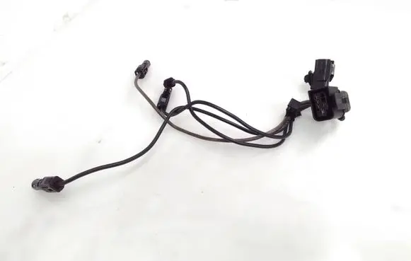Toyota Avensis T270 Glow plug wires 1737254 7811938