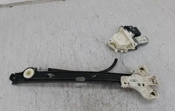 Seat Toledo III (5P) Rear door window regulator with motor 5P0839401