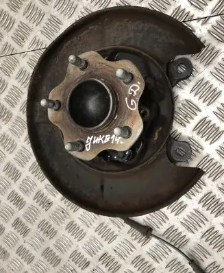 Nissan Juke I F15 Rear wheel hub