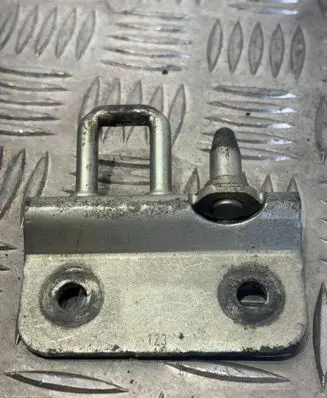 Mercedes-Benz Sprinter W906 Loading door lock loop/hook striker A9067400032