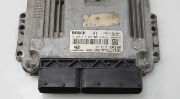 Hyundai i30 Engine control unit/module 391132A930