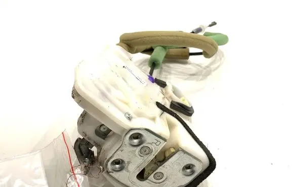 Mazda 3 II Front door lock