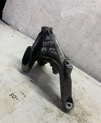 Audi A4 S4 B9 Engine mounting bracket