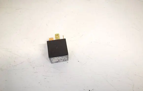 Mazda 3 I Other relay lf6718811 acb35221