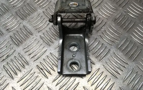 Peugeot 5008 Rear door lower hinge