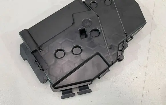 Mercedes-Benz CLA C118 X118 Relay mounting block A1775406032