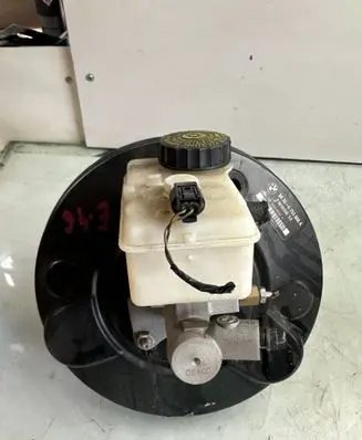 BMW 3 E46 Brake booster 6753008 5247255