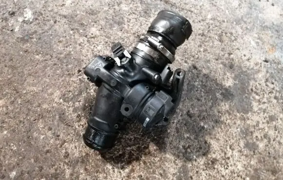 Peugeot 308 SW Throttle valve 9660030480