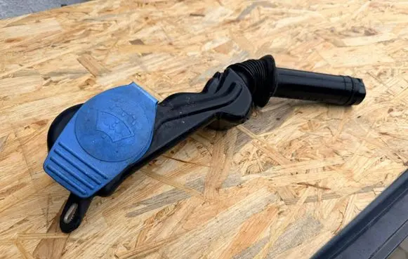 Audi A6 S6 C6 4F Windshield washer fluid reservoir/tank 4F0955452B