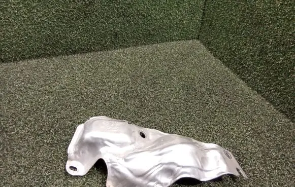 Renault Master III Heat shield in engine bay 140136073R