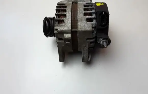 Hyundai i30 Generator/alternator 37300-2A850