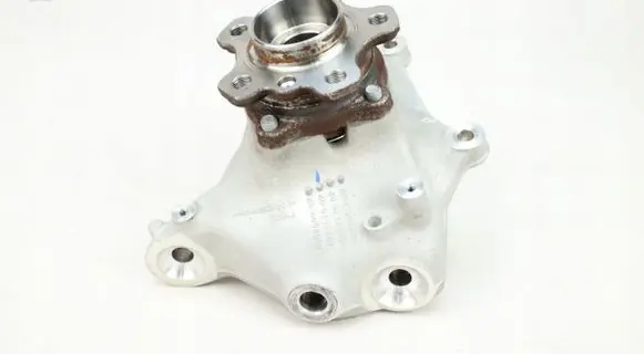 BMW 4 G22 G23 G24 G26 Front wheel hub 6899175