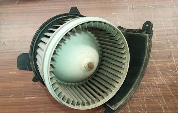 Renault Kangoo II Heater fan/blower 173830100