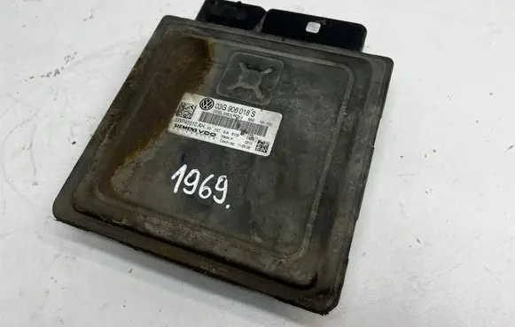 Volkswagen PASSAT B6 Engine control unit/module 03G906018S VP45510AH