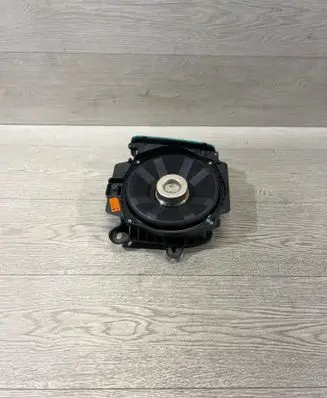BMW 3 G20 G21 Subwoofer speaker 2622489 20117311