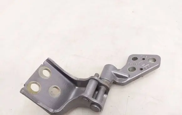 Citroen Berlingo Loading door lower hinge 080D06220