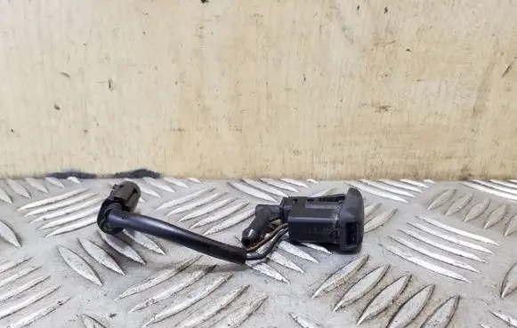 Windshield washer spray nozzle