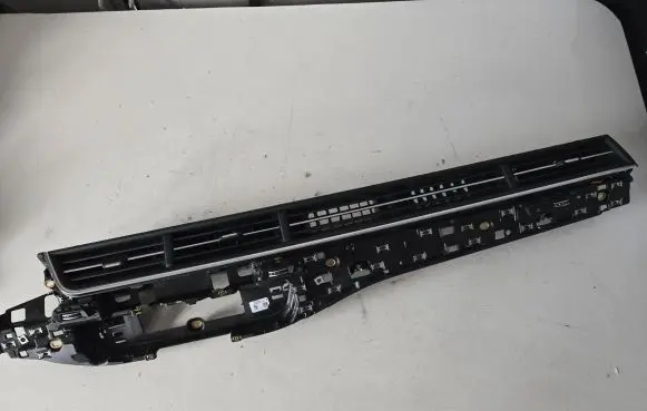 Dash center air vent grill