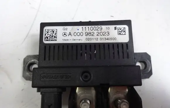 Mercedes-Benz E W212 Battery box tray cover/lid A0009842023