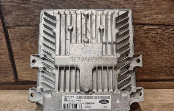 Land Rover Discovery 3 - LR3 Engine control unit/module NNN500750 5WS40278BT