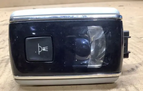 Peugeot 508 Rear seat light 172001582