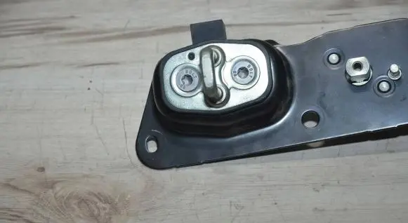 Peugeot Partner III Rear door lock