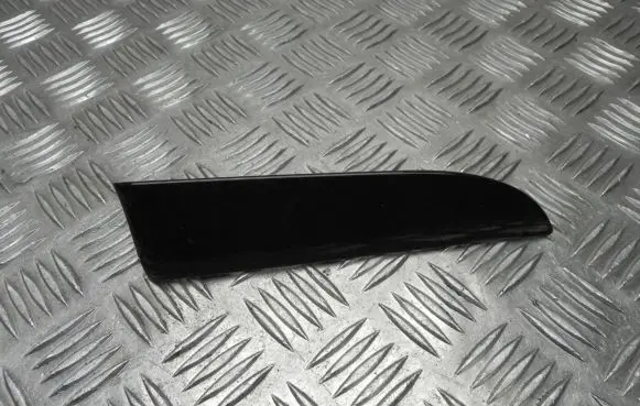 Dodge Grand Caravan Radio/GPS head unit trim L0213389AA T4770