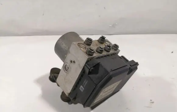 Volkswagen PASSAT B7 ABS Pump 3AA614109AQ