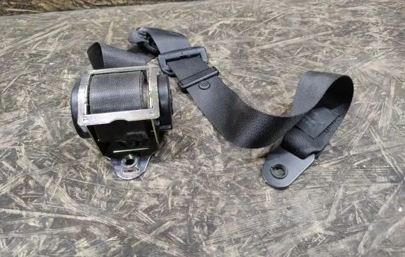 Mini One - Cooper R50 - 53 Front seatbelt 601028900