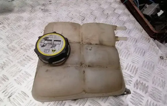 Ford Focus Coolant expansion tank/reservoir 3748