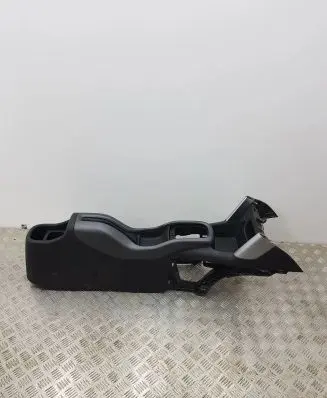 Citroen C3 Aircross Other center console (tunnel) element 39224692 8260