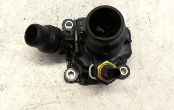 Volvo XC40 Thermostat housing 32263962