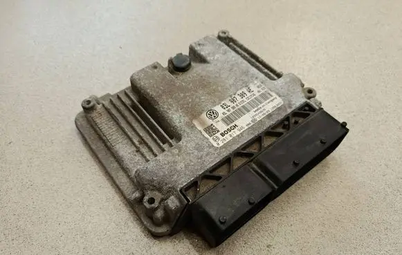 Volkswagen Tiguan Engine control unit/module 03L907309AE 0281017946